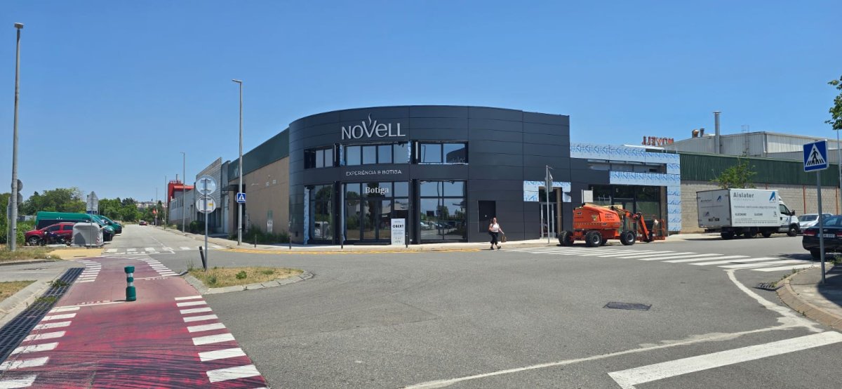  Nuevo proyecto Cafès Novell: fachada curvada en ALUCOBOND®